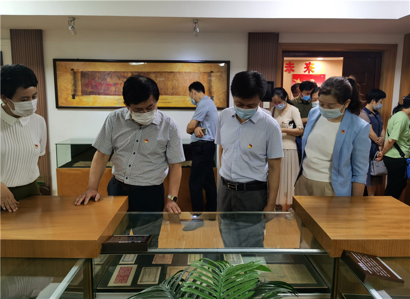 2 参观学习.jpg